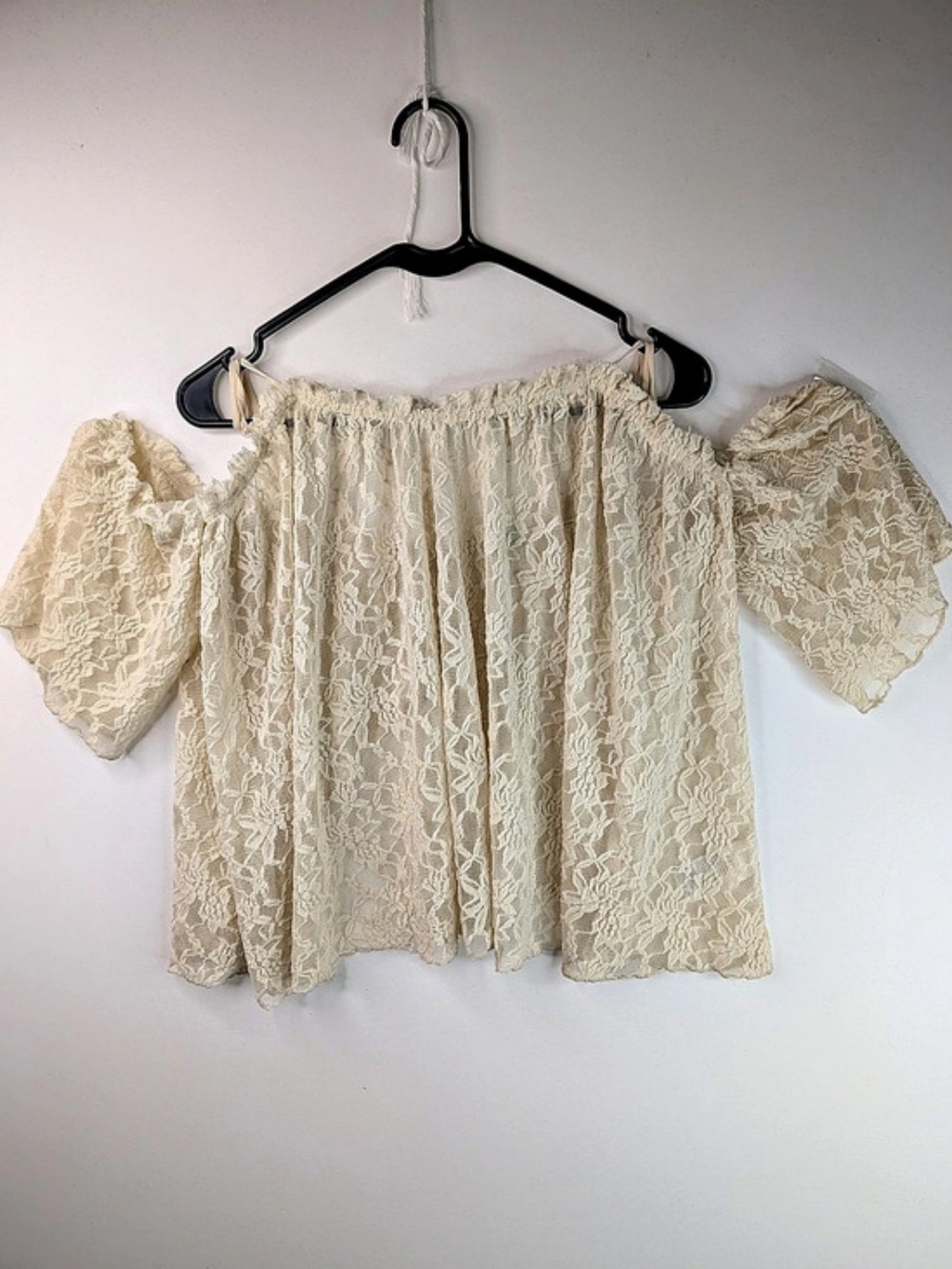 Nwot Kimchi Blue Floral Lace Off-Shoulder Blouse Cream Large Like New